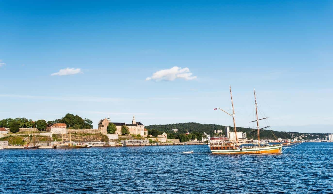 Explore Norway: Fjords, Northern Lights & Arctic Wonders