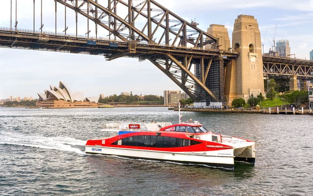 Sydney Harbour Hop-on Hop-off Cruise