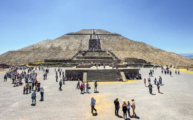 2-Day Mexico City Tour: Teotihuacán, Basilica, Frida Kahlo Museum, Xochimilco & Coyoacán