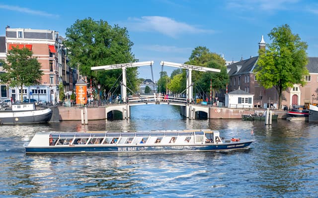 Amsterdam: 75-Min City Canal Cruise 