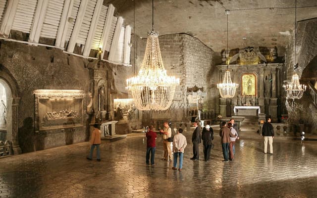  From Krakow: Wieliczka Salt Mine Guided Tour with Skip-the-Line Tickets