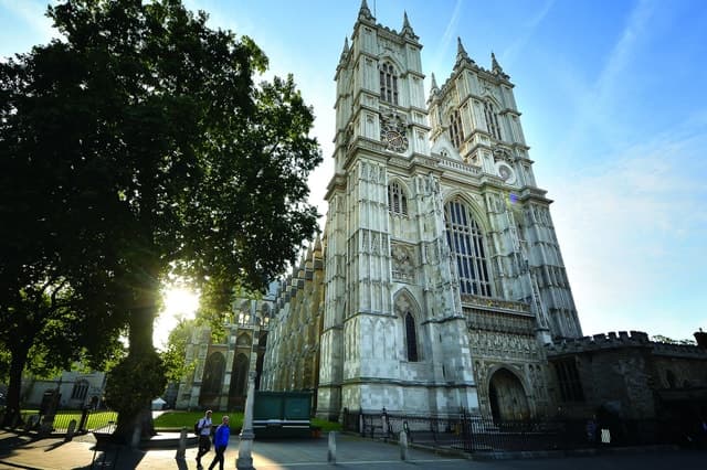 Unveil Royal Legends: Best Westminster Abbey Tours