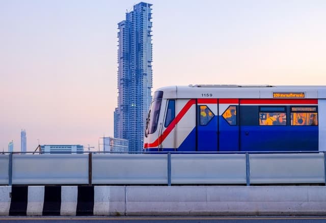 Bangkok: BTS Skytrain One-Day Pass with Airport Pickup