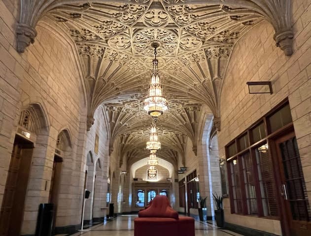 Tulsa: Indoor History Tour with Oil Baron's Tunnel