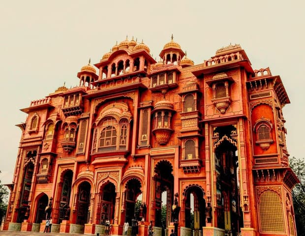 Jaipur: Private Sightseeing Day Tour with Guide by Car