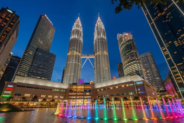 Kuala Lumpur: Evening Tour with Temples, Lights, & KL Tower