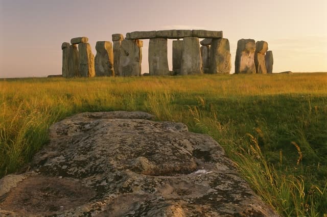 Windsor Castle & Stonehenge: A Royal & Ancient Adventure