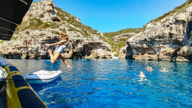 From Split: Blue Cave, Mamma Mia, Vis & Hvar 5-Island Tour