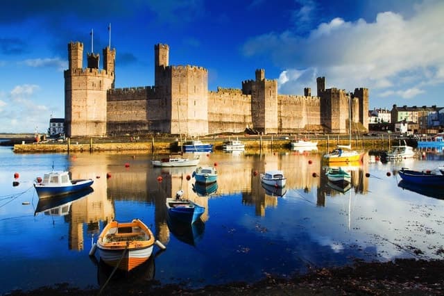 From Llandudno: Snowdonia National Park & Three Castles Tour