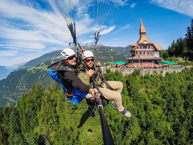Interlaken: Tandem Paragliding Flight