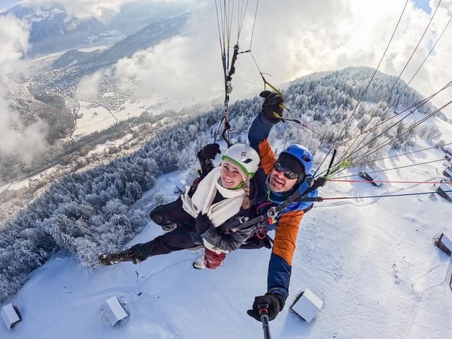 Interlaken: Tandem Paragliding Flight with Pilot