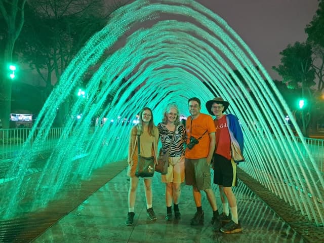 Lima: Water Magic Circuit, Downtown and Catacombs Night Tour