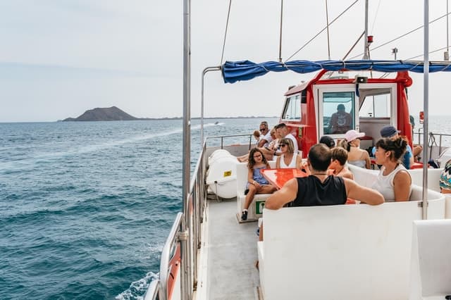 Desde Corralejo: Lobos Island Ferry with Optional Transfer