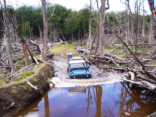 4WD Adventure and Canoeing on Lakes Fagnano and Escondido