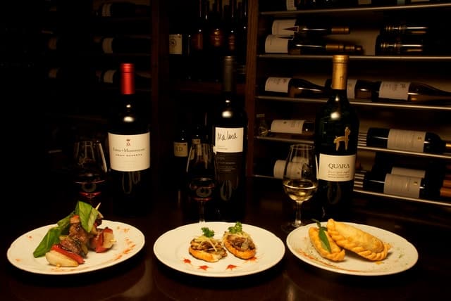 Tango Show at El Querandi with optional Dinner