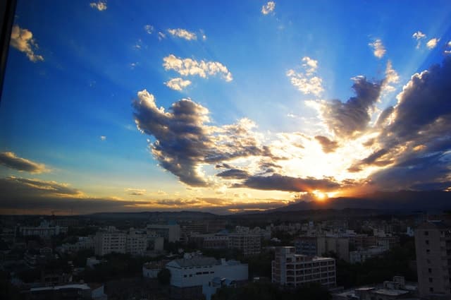 Mendoza: City tour with visit to General San Martin Park