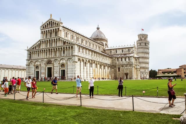 Pisa: Entrance Ticket to Leaning Tower & Cathedral
