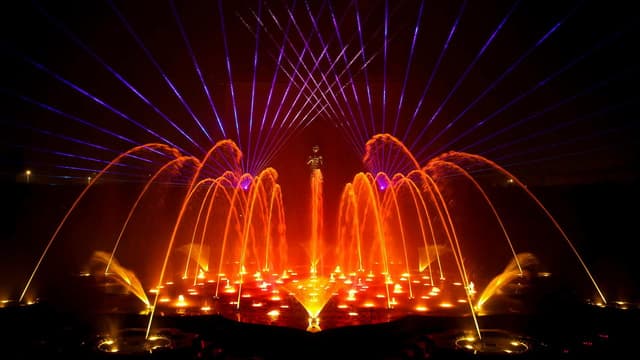 Spectacular Akshardham Temple Water Show in New Delhi