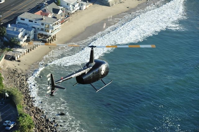 California Coastline & Hollywood Celebrity Helicopter Tour