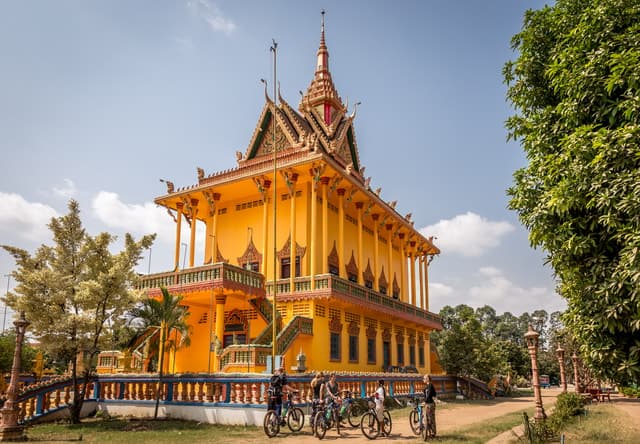 Authentic Mekong Island Cycling Adventure in Phnom Penh
