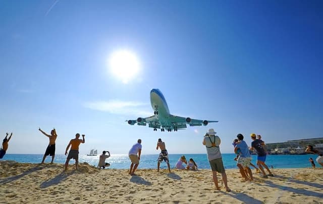 St. Maarten: Orient and Maho Beaches Half-Day Tour