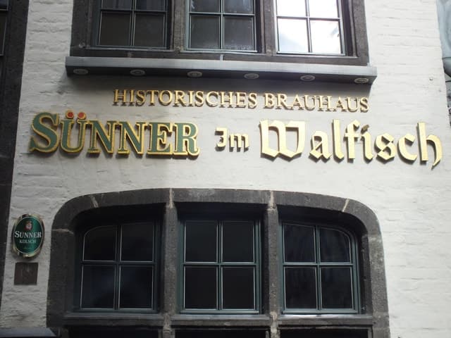Cologne: Brewery Tour with Kölsch and Halven Hahn