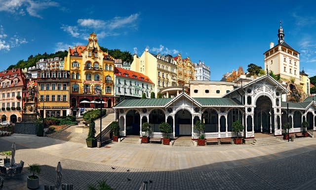 From Prague: Karlovy Vary Guided Day Trip