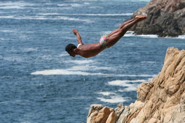 Acapulco: 4-Hour City Tour, Hotel Pickup & Cliff-Diving Show
