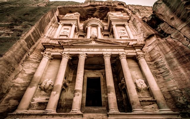From Amman or Airport: Private Full-Day Petra Tour