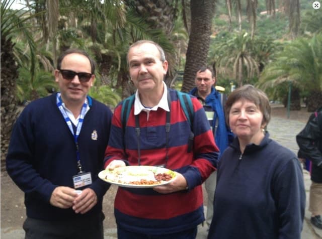 Las Palmas: Private Old Town Walking Tour with Tapas
