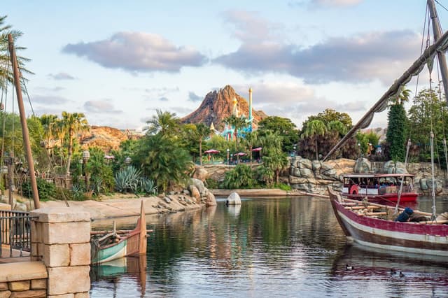Tokyo Disneyland or DisneySea Ticket & Shared Transfer