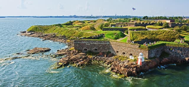 Helsinki & Suomenlinna Sightseeing Tour