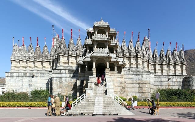 Spiritual Ranakpur Jain Temples Tour in Udaipur