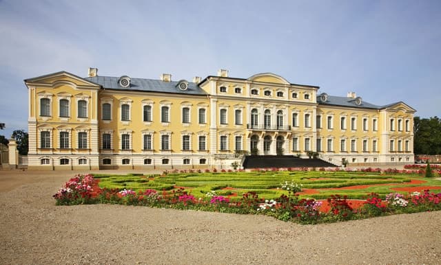 Best Mini Baltic Tour Options in Riga