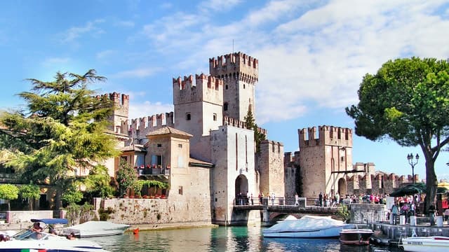 Lake Garda tour from South by coach and boat