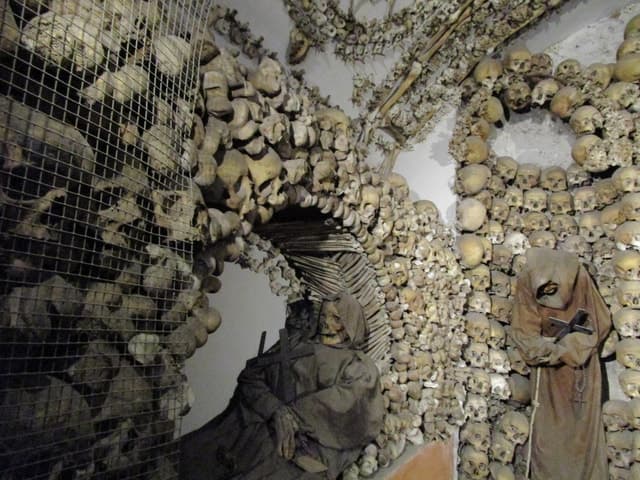 Rome: Capuchin Crypts Guided Tour with Audio Guide Option