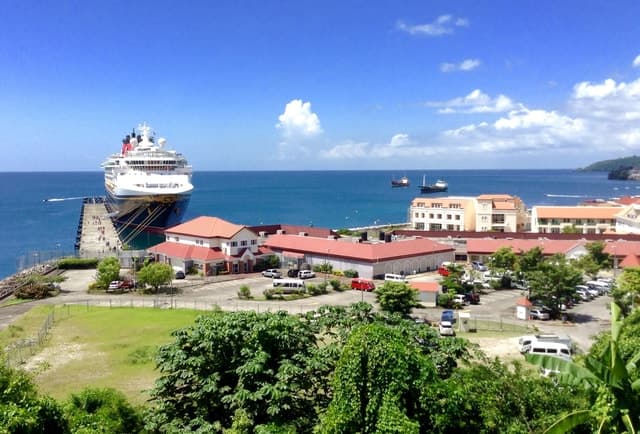 Grenada: Waterfall Wonders, Historic Forts & Relaxing Beach