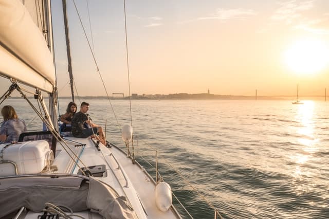 Lisbon: Private Sunset Cruise on the Tagus River with Drink