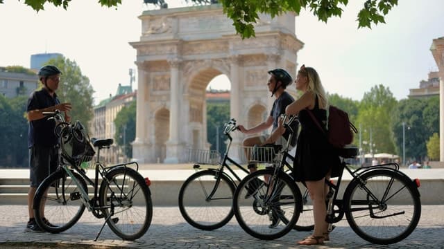 Milan: Guided Bike Tour