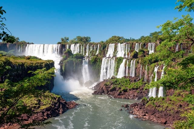 Iguazú 5 days: Falls, Wanda Mines and Ruins, with Transfers