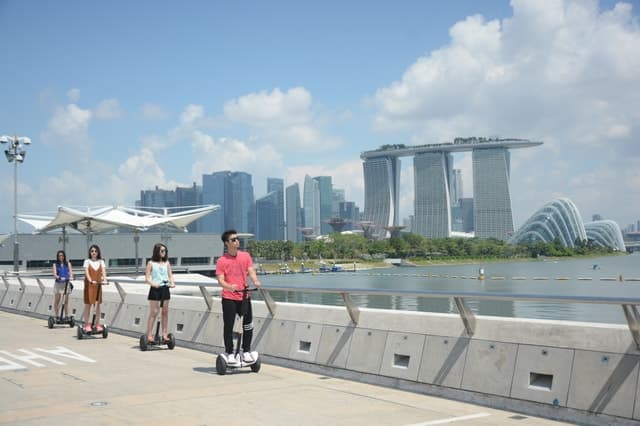 Luxury Marina Bay Sands Yacht Cruise Singapore Experience