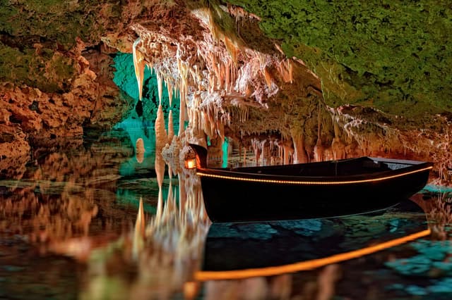 Explore the Spectacular Caves of Hams, Mallorca