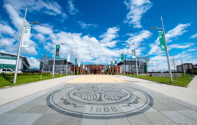 Glasgow: Celtic Park Stadium Tour and Dining Experience