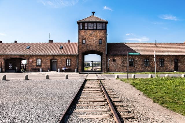 Auschwitz-Birkenau & Wieliczka Salt Mine 100% guaranteed