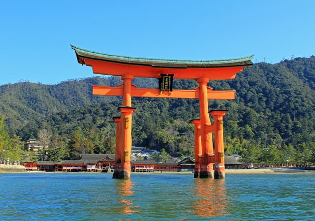 Hiroshima: Hiroshima and Miyajima UNESCO Sites 1-Day Tour
