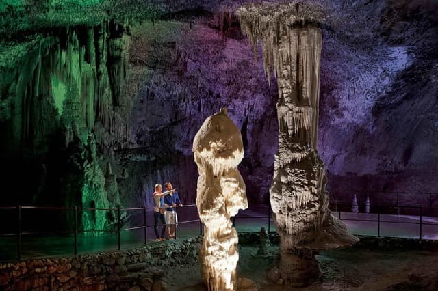 Piran: Half-Day Caves and Castles Tour from Portorož