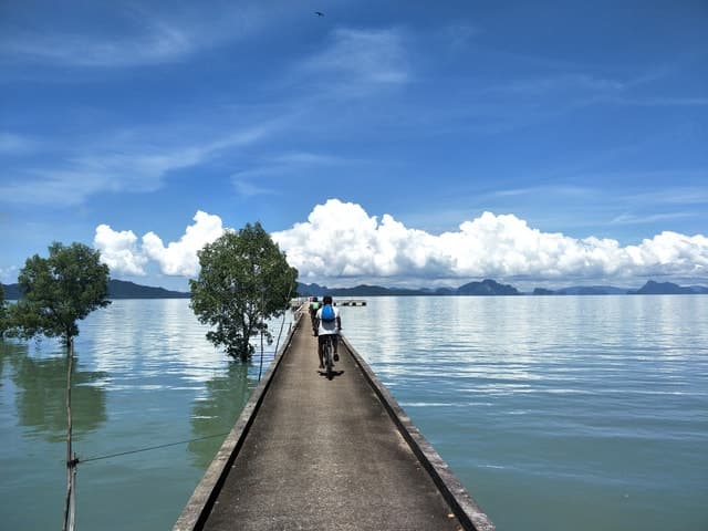 Phuket: Yao Island Cycling and Beach Day-Trip