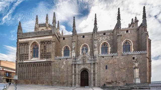Toledo: Guided Monument Walking Tour with Wristband Pass