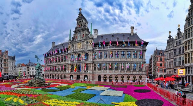 From Brussels: Private Tour to Antwerp – Diamond & Art City
