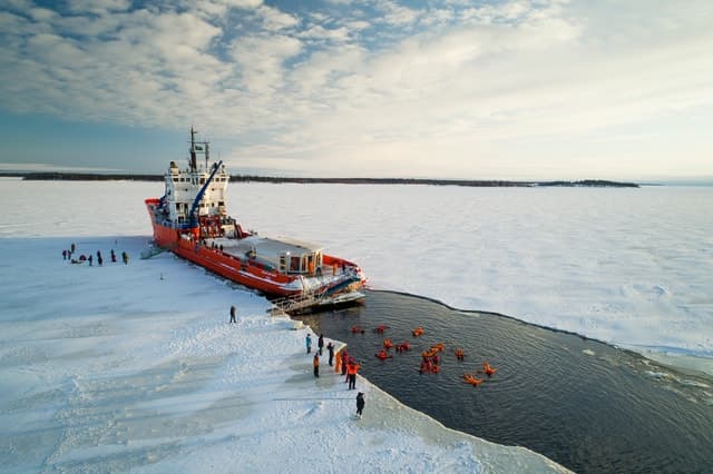 Icebreaker Arktis Cruise